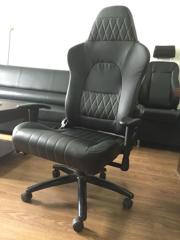 Modern Black Ergonomic Swivel Office Chair With Wheels / Adjustable