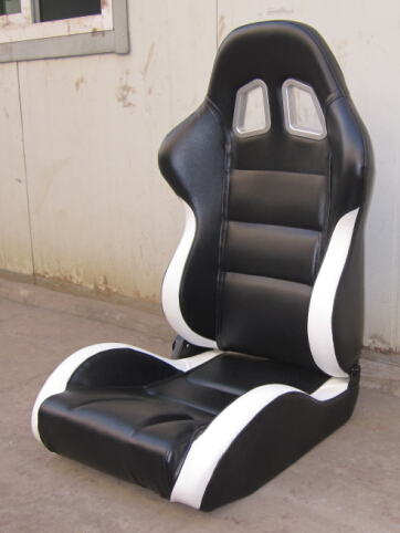 Black and white Sport Racing Seats with harness / classic sports car seats